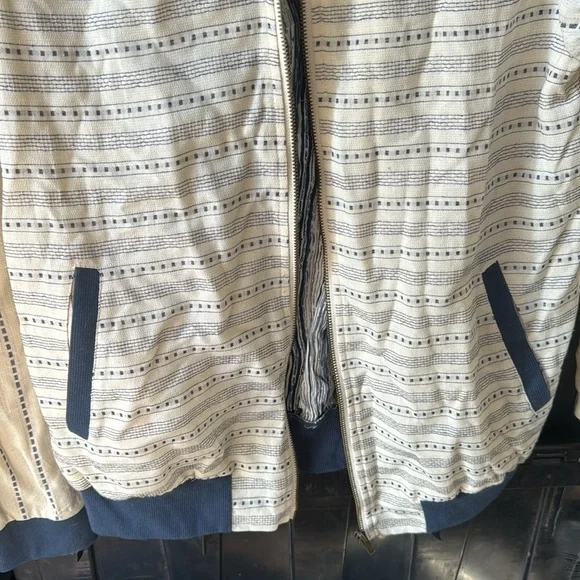 NWT bomber jacket - Picture 3 of 7